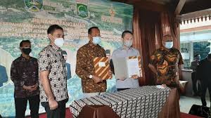 Assalamualaikum warahmatullahi wabarakatuh kementerian pendidikan dan kebudayaan dalam rangka mendukung program merdeka belajar melakukan beberapa perubahan mekanisme program bos reguler tahun 2020. Percepat Link And Match Kemendikbud Galakkan Kerja Sama