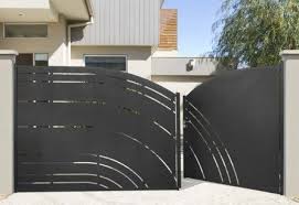 Portail Battant Acier Galvanise Celes Roy Portail Facade Maison Moderne Portes De Jardin En Metal