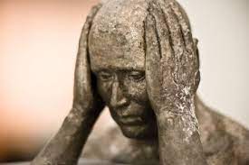 Head In Hands Sculpture Funny Pictures Funny Memes Hilarious
