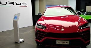 It was unveiled on 4 december 2017 and was put on the market for the 2018 model year. Lamborghini Urus Masuk Indonesia Ini Banderol Untuk Memboyongnya Okezone Otomotif