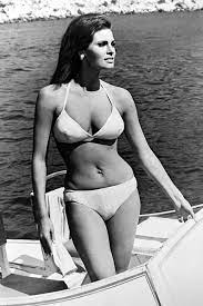 The Best Hourglass Bodies Of All Time Raquel Welch Raquel Welch Body Celebrities Female