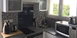 Force est de constater que nous vivons souvent dans des logements de taille modérée voire petite. Kitchenette 8 Idees D Amenagement Et D Equipement