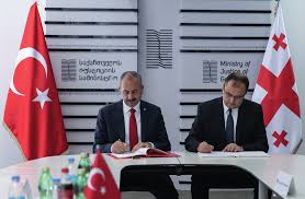 BAKAN GÜL, GÜRCİSTAN ADALET BAKANI RATI BREGADZE İLE GÖRÜŞTÜ