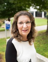 Karen Brunner's Instagram, Twitter & Facebook