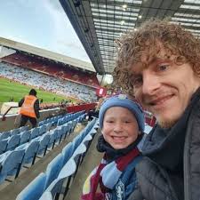 Richard Michael Woodhead (@RichMike21)