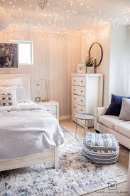 Jack and jacqueline frost perform beautiful manipulation of crystal balls.glow juggling also available. Winter Wonderland Bedroom Refresh Taryn Whiteaker