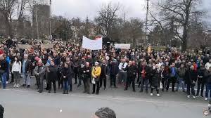A civil szervezetek a tüntetés eseményében úgy fogalmaztak: Tuntetes Szabad Magyar Szo