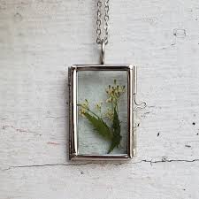 Pressed Flower Necklace Aniseroot Flower In Silver Frame Etsy In 2020 Pressed Flower Necklace Pressed Flowers Small White Flowers