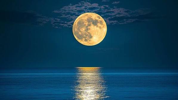 Full Moon Over Water Images – Browse 59,867 Stock Photos, Vectors, and  Video | Adobe Stock