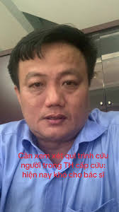 Qui Trinh's Instagram, Twitter & Facebook