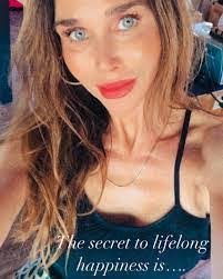 Tracey Healey's Instagram, Twitter & Facebook