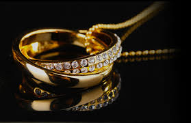 Cincin emas adalah cincin yang terbuat dari bahan emas yang standard memakai kadar 75% untuk cincin kawin emas itu sendiri. Listing