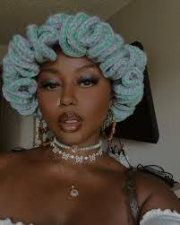 Jasmine Potts's Instagram, Twitter & Facebook