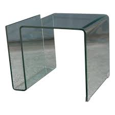 Qualité, milliers de possibilités de combinaison et diversité des matériaux : Table De Chevet Ou Porte Revues En Verre Transparent