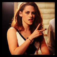 Kristen stewart stopped by tbs' conan where she and o'brien talked about the important relationship shared between celebrities and their assistants. Kristen At Conan O Brien Show Kristen Stewart Photo 32793602 Fanpop
