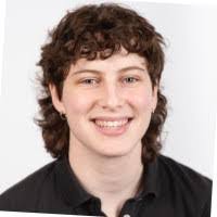 Eliza Becker's Instagram, Twitter & Facebook