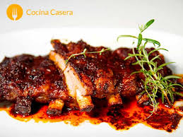 Karlos arguiñano elabora un plato de crema de patata al pimentón acompañada de costillas de cerdo a la miel asadas en el horno. Costillas Adobadas Al Horno Receta Facil