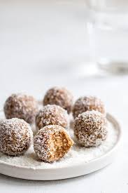 Salted Caramel Coconut Bliss Balls Rezept Gesalzener Karamell Gesunde Leckereien Snacks