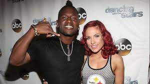 He is currently a free agent. Antonio Brown S Wife And Ex Girlfriend Chelsie Kyriss And Kids