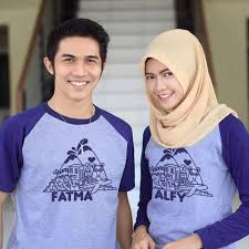 Model gamis wanita modern terbaru. 33 Ide Kaos Couple Kaos Desain Lengan Panjang