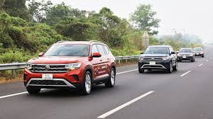 Giá xăng dầu tăng cao: Bỏ túi kinh nghiệm tiết kiệm nhiên liệu cho xe ô tô