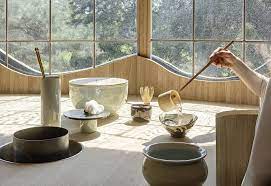 Terunobu fujimori is a japanese architect and leading historian of modern japanese architecture acknowledged for his shift from traditional techniques. Architekt Terunobu Fujimori Baut Wie In Der Bronzezeit