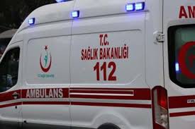 Balıkesir'in bandırma ilçesinde 112 ambulans ile bir aracın çarpışması sonucu 5 kişi yaralandı. Balikesir De Kaza Ayni Aileden 6 Kisi Hayatini Kaybetti