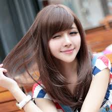 Model rambut oval layer sebahu tampak belakang, sedang dicari oleh polisi. Layer Bob Sebahu Layer Model Rambut Pendek Wanita Novocom Top