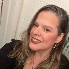 Ellen Hack's Instagram, Twitter & Facebook