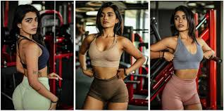 Ayesha Jakera Hot Model Masturbating On Video Call And Moaning Hard  Exclusive