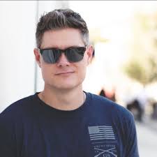 hey! wanna play? 🔪 #HHN32 #Chucky