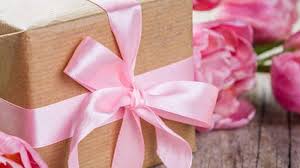 Selepas berpindah ke rumah baru, pasangan yang baru berkahwin tentunya perlukan. Viral Pengantin Baru Dapat Kado Pernikahan Dari Sahabat Kecewa Saat Tahu Isinya Seperti Ditampar Tribun Madura