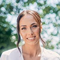 Amy Healey's Instagram, Twitter & Facebook