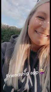 Emily Marks's Instagram, Twitter & Facebook