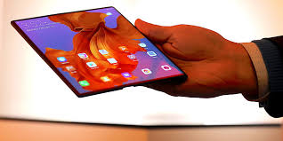 Motorola Razr And Samsung Galaxy Fold Prove Phones Are Exciting Again Business Insider Newest Smartphones Smartphone Huawei