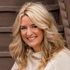 Hilary Clevenger's Instagram, Twitter & Facebook