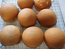 Lembut, buttery, and harum moccanya resep aku dapet dari buku 52 kue popular, yang resepnya hampir semua dah aku coba. How To Make Mexican Buns Similar To Paparoti And Roti Boy Youtube