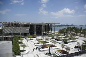 001 Knight Plaza Miami By James Corner Field Operations Landscape Architecture Design Plaza Design Landscape Architecture