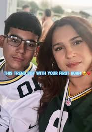 Larissa Ruiz (@lariruiz92)