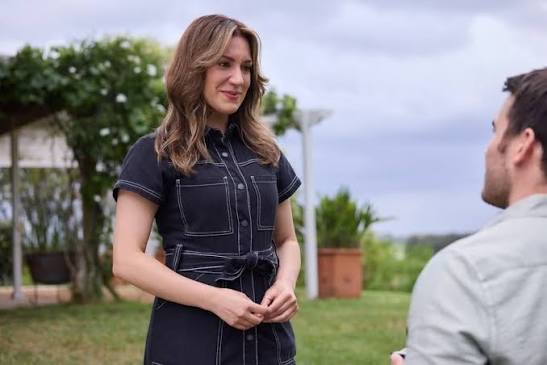 Shocking: Former Home And Away couple officially announce they're dating... [https://news.familynews2.com/shocking-former-home-and-away-couple- officially-announce-theyre-dating/](https://news.familynews2.com/shocking- former-home-and-away-couple ...