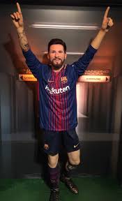 Он играет на позиции правый вингер. Football Player Lionel Messi Madame Tussauds Berlin