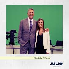 Ana rita joana iracema e carolina is the second studio album from brazilian singer ana carolina, available in 2001, has the participation of alcione (violão e voz) and claudia raia (dadivosa). Porto Canal Hoje Julio Magalhaes Recebe Ana Rita Cavaco Facebook