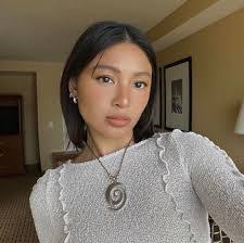 Alexis Kaye's Instagram, Twitter & Facebook