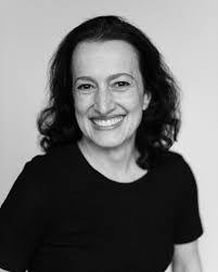 Dawn Hillen's Instagram, Twitter & Facebook