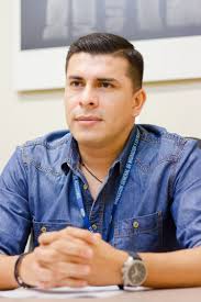 Entrevista Allan Rodríguez Jefe de la Unidad de Refugio: "Estamos  recibiendo entre 300 y 400 solicitudes de refugio por mes", El triángulo de  la homofobia en Centroamérica • Semanario Universidad