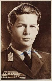 El a fost cu siguranță ultimul rege al româniei. Pin By Soron On M S Regele Mihai I Al Romaniei His Majesty King Michael I Of Romania Romanian Royal Family Michael I Of Romania History