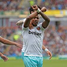 The earliest generally accepted incarnation of west ham united was founded in 1895 as thames ironworks f.c., the works team of the largest and last surviving shipbuilder on the thames, thames ironworks and shipbuilding company, by foreman and local league referee dave taylor and owner arnold hills and was announced in the thames ironworks gazette of june 1895. Why I M A Fan Of West Ham United The Green Street Elite Brace The Hammer