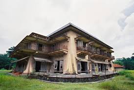 Selepas abu bakar memindahkan pusat pentadbiran dari telok belanga ke setelah diperkenankan, istana akan mengeluarkan surat bertanya jika calon itu bersetuju menerimanya. Mansions Villas 2 Skyscrapercity Abandoned Houses Abandoned Places Abandoned Mansions