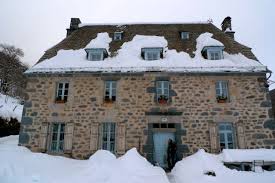 Pour La Beaute De La Maison Des Personnes Qui L Ont Refaite Et Qui L Habitent Pour Le Site Splendide Le Cantou Et La Table Sans Oublie Maison Cantal Hotel