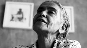 A veteran of hindi theatre, she made her debut in the 1978 political drama film kissa kursi ka and went on to play supporting roles in numerous hindi and malayalam films, as well as in indian soap operas. Mew 1ggyoirfam